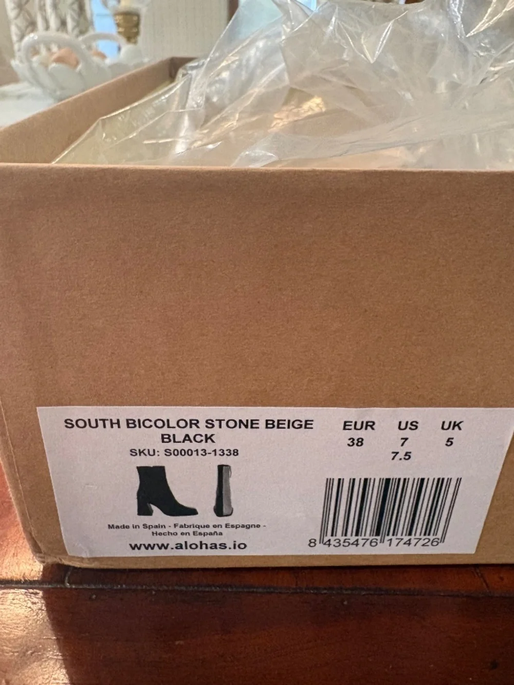 ALOHAS South Bicolor Boots Stone Beige Black Square Toe Block Heel Ankle Boots - Picture 8 of 8